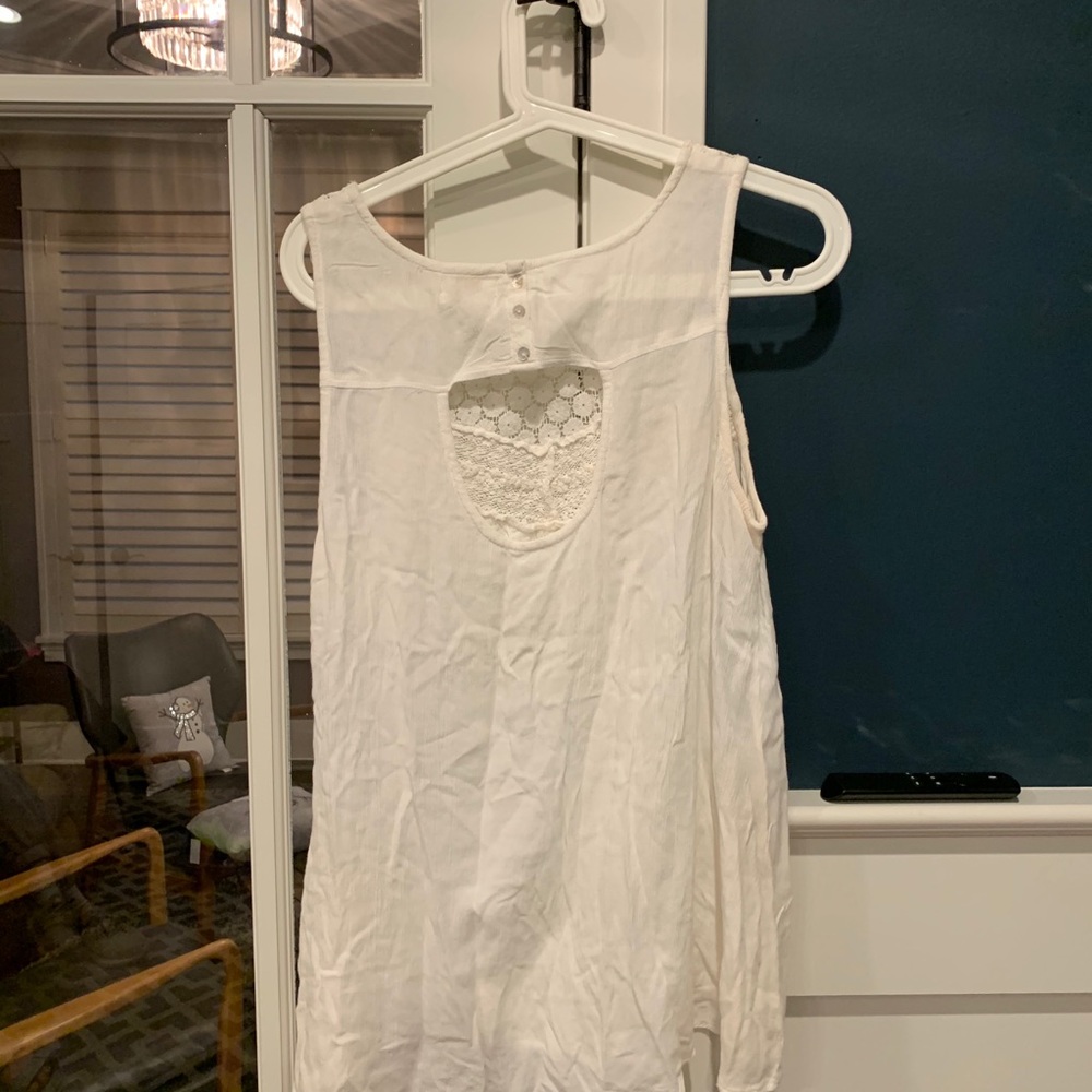 White top - Picture 3 of 3